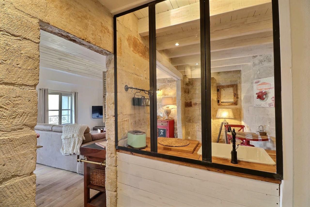 Duplex Centre Historique Uzes Apartment Exterior photo